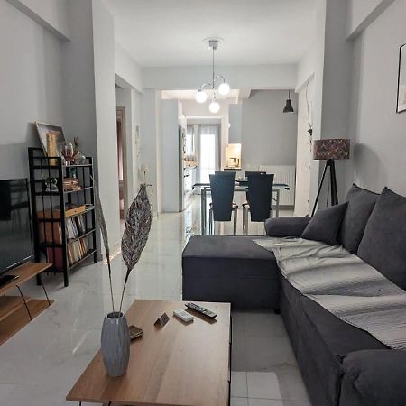 Luxury & Spacious Apartment In Athén Kültér fotó