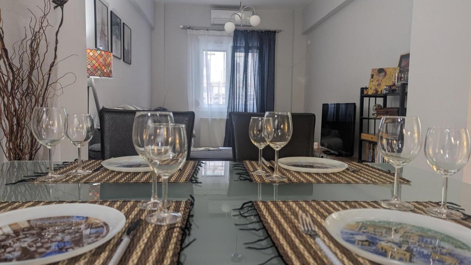 Luxury & Spacious Apartment In Athén Kültér fotó