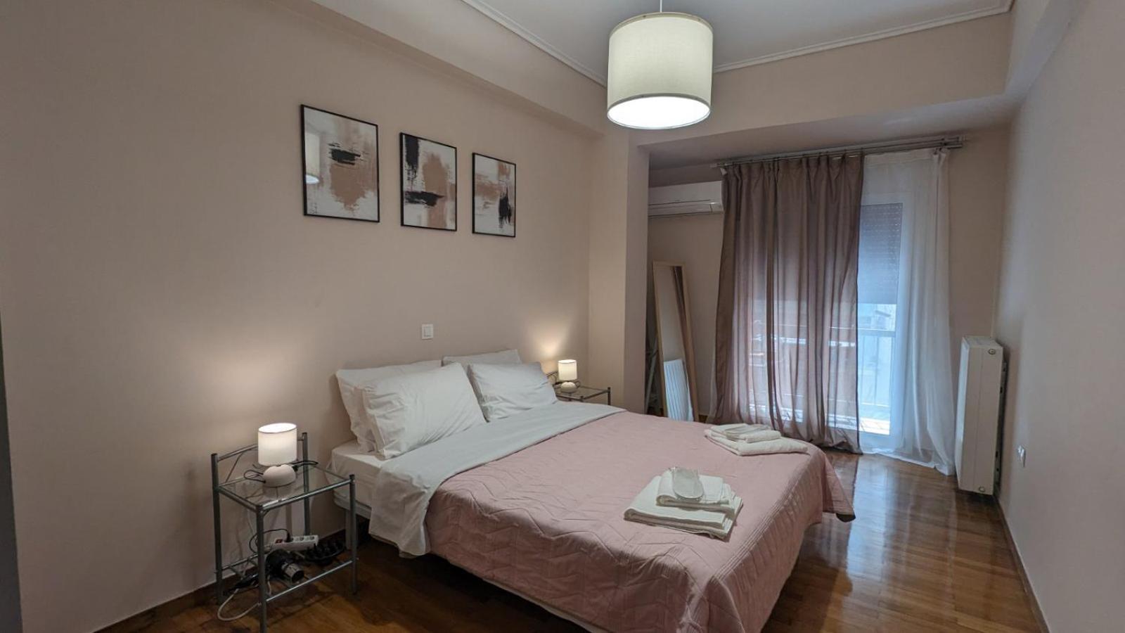 Luxury & Spacious Apartment In Athén Kültér fotó