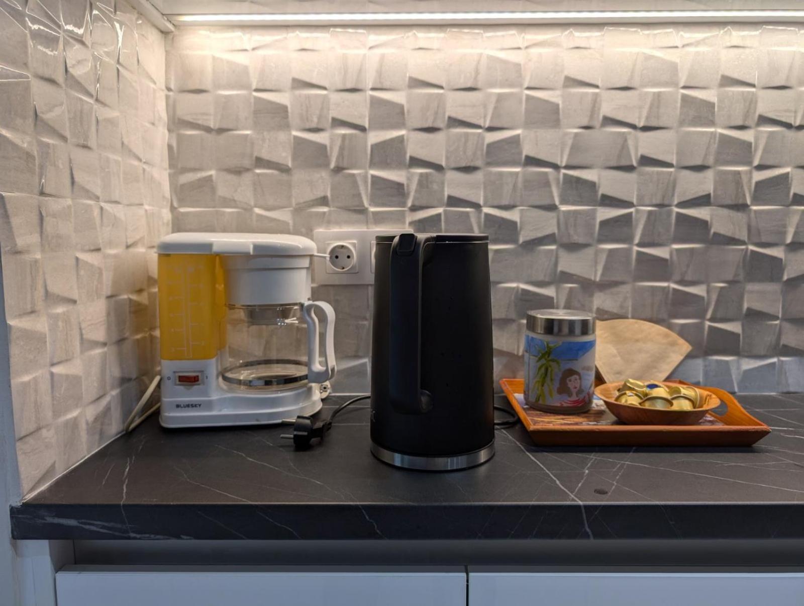 Luxury & Spacious Apartment In Athén Kültér fotó