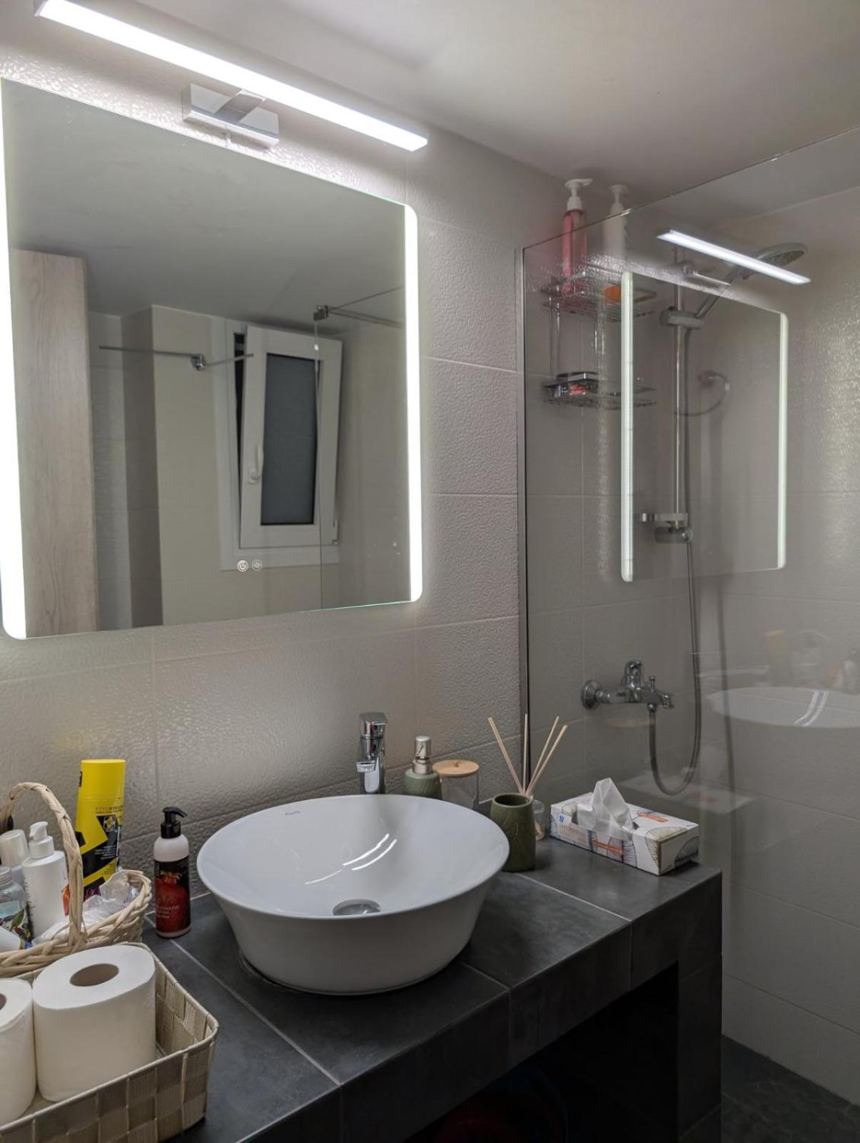 Luxury & Spacious Apartment In Athén Kültér fotó